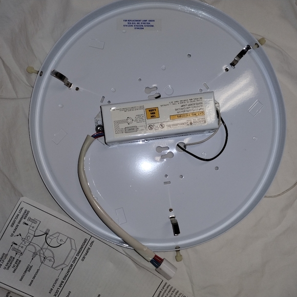 Sea Gull Lighting Ceiling Light Fixture white NIB - Picture 4 of 10